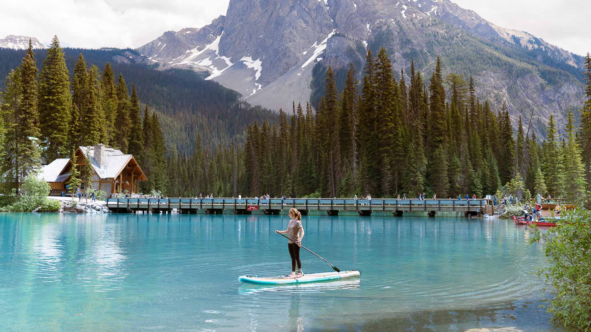 Stand-up-Paddleboard bietet einen erhöhten Aussichtspunkt und ermöglicht überlegene Sightseeing-Möglichkeiten im Vergleich zu Kajaks